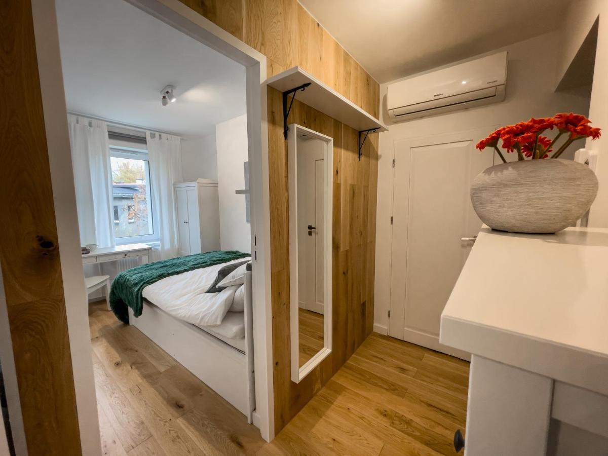 Urban Apartments Cosy No 4, Free Private Parking, Self Check-In Chorzow Exterior photo